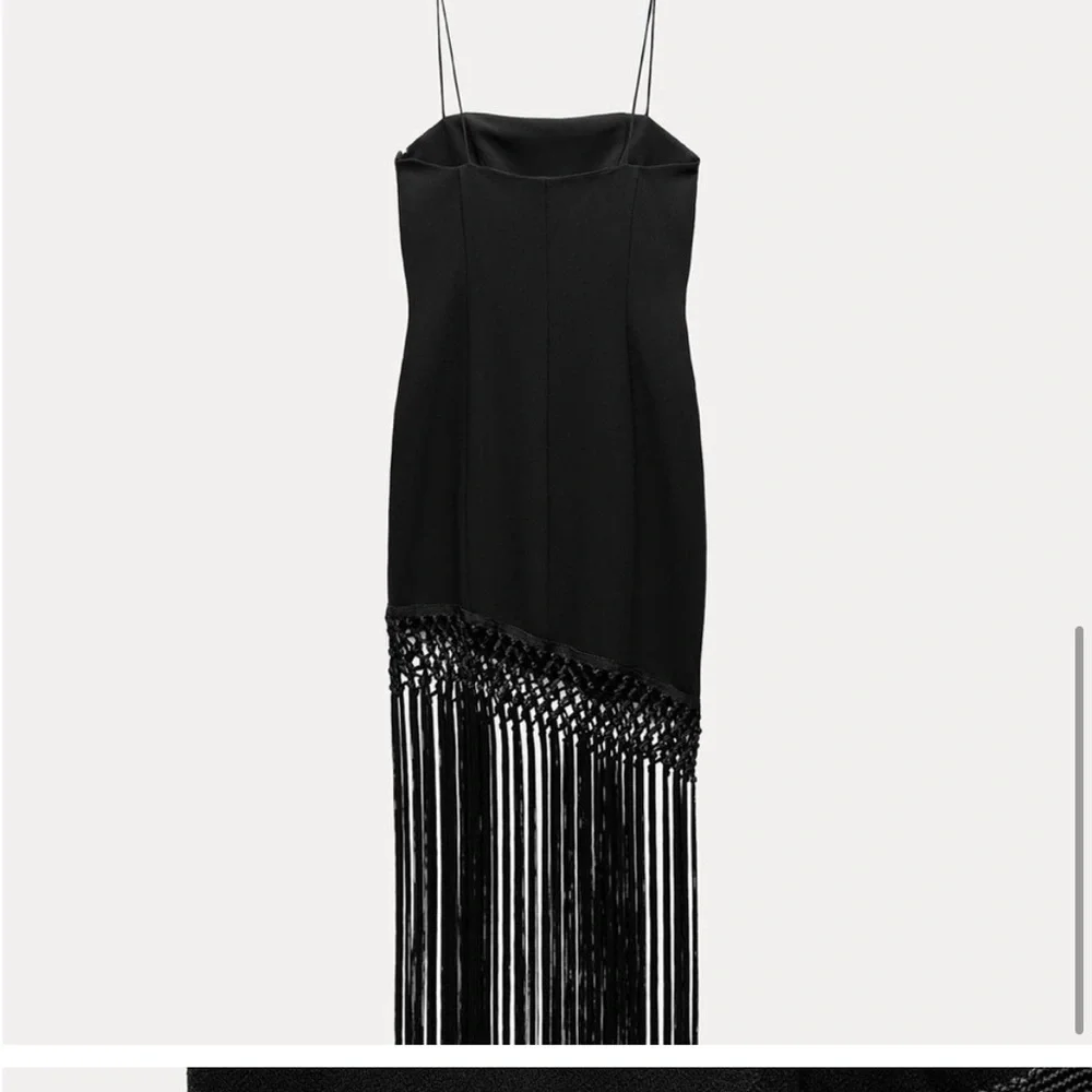 Spring /summer🌺 NWT ZARA FRINGED DRESS SIZE M
🚨 My prices are firm, no discount - Picture 10 of 13